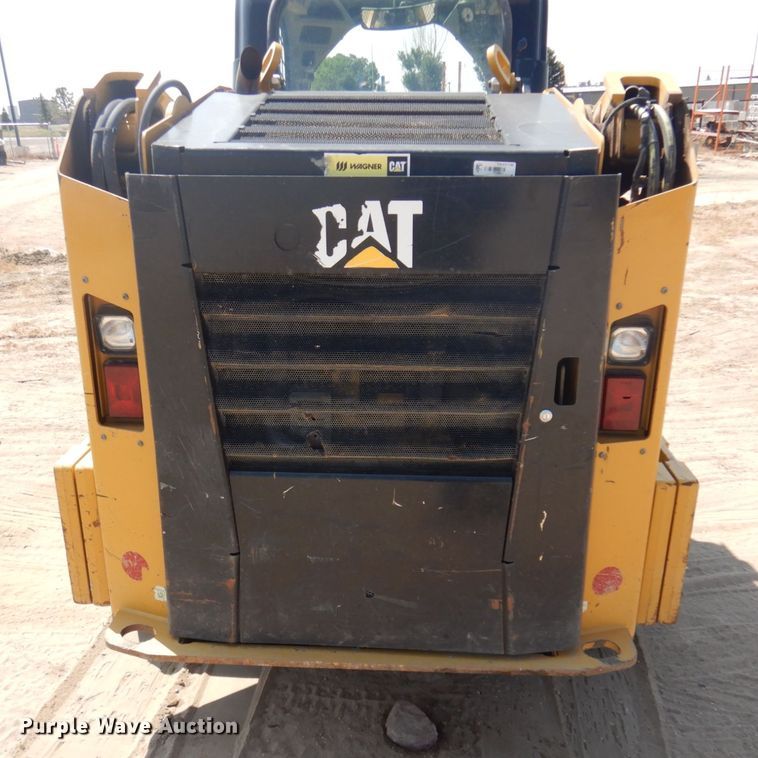 image for item IP9530 2014 Caterpillar 236D  skid steer loader