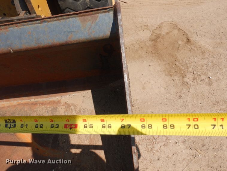 image for item IP9530 2014 Caterpillar 236D  skid steer loader