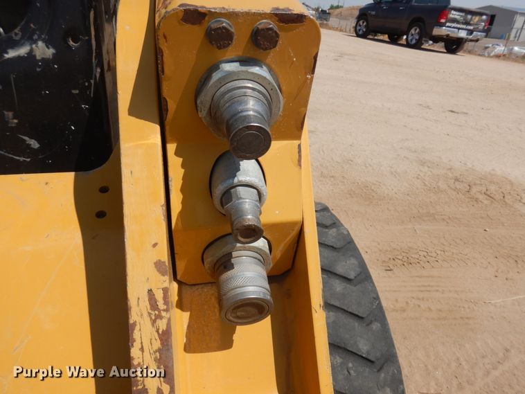 image for item IP9530 2014 Caterpillar 236D  skid steer loader