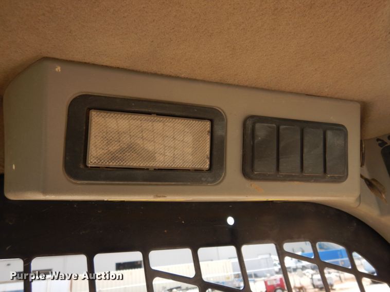 image for item IP9530 2014 Caterpillar 236D  skid steer loader