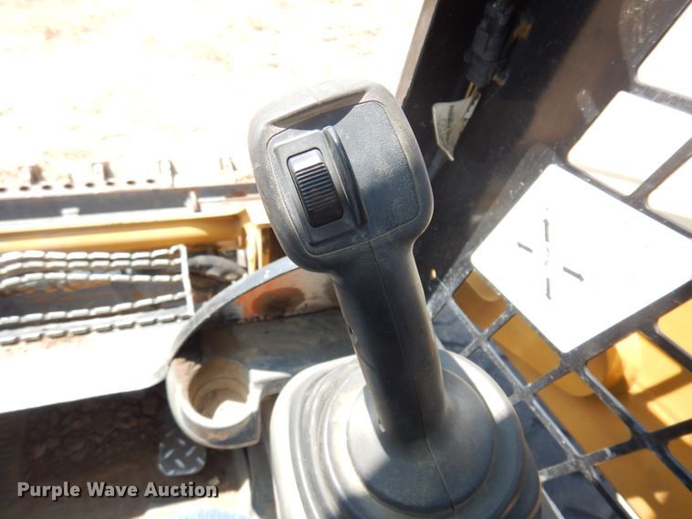 image for item IP9530 2014 Caterpillar 236D  skid steer loader