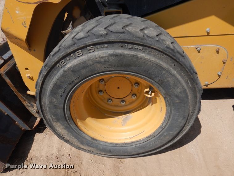 image for item IP9530 2014 Caterpillar 236D  skid steer loader