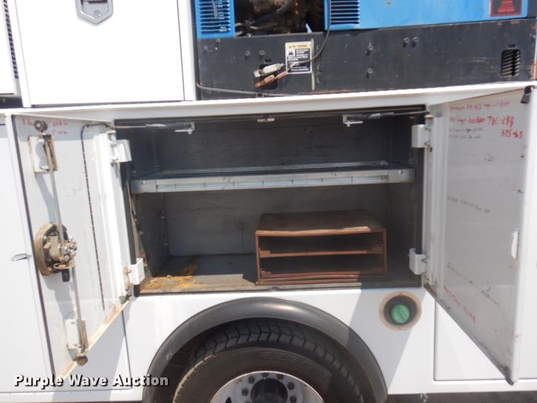 image for item IP9531 2017 Ford F550 Super Duty  SuperCab utility / service truck