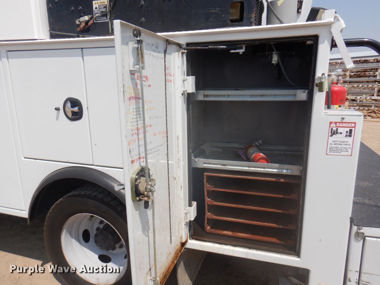 image for item IP9531 2017 Ford F550 Super Duty  SuperCab utility / service truck