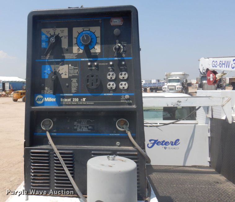 image for item IP9531 2017 Ford F550 Super Duty  SuperCab utility / service truck