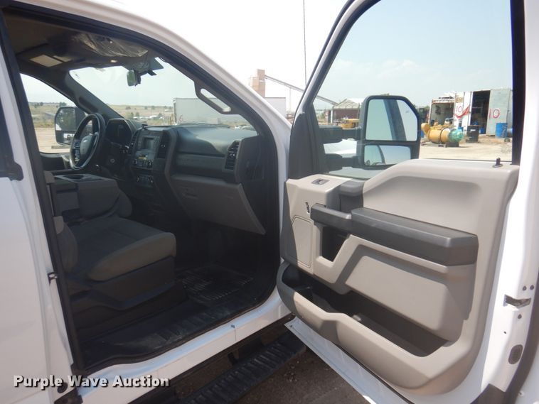 image for item IP9531 2017 Ford F550 Super Duty  SuperCab utility / service truck