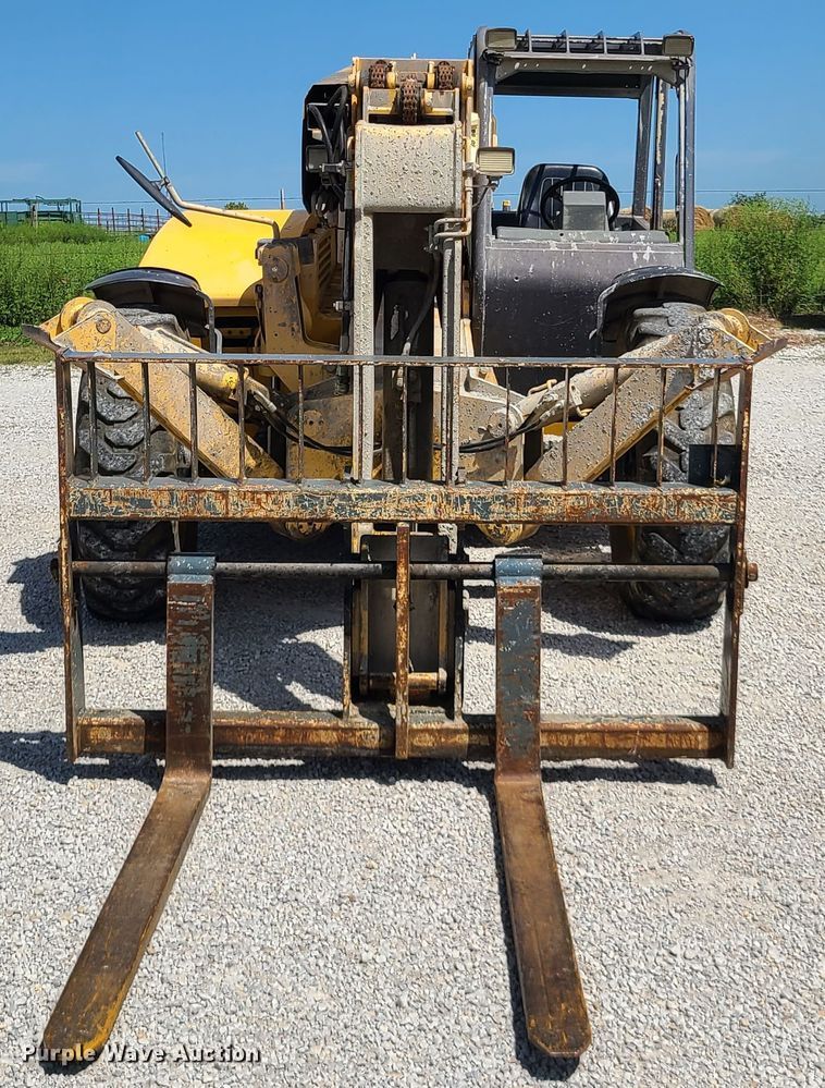 image for item IU9330 2006 Gehl DL10H55  telehandler