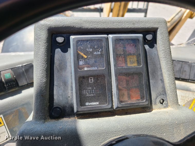 image for item IU9330 2006 Gehl DL10H55  telehandler