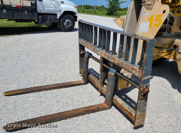 image for item IU9330 2006 Gehl DL10H55  telehandler