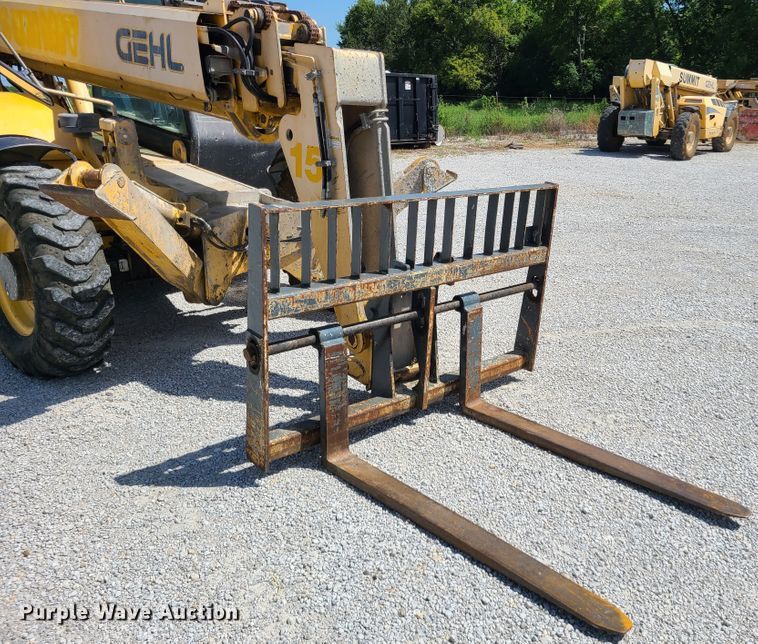image for item IU9330 2006 Gehl DL10H55  telehandler