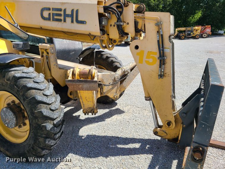image for item IU9330 2006 Gehl DL10H55  telehandler