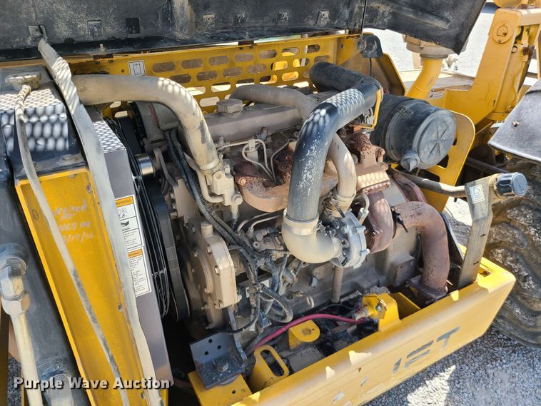 image for item IU9330 2006 Gehl DL10H55  telehandler