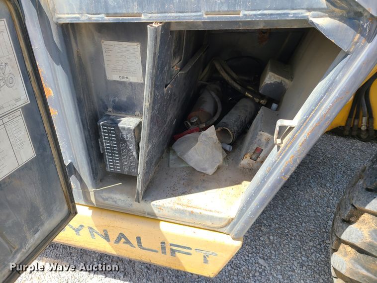 image for item IU9330 2006 Gehl DL10H55  telehandler