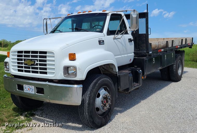 image for item IU9331 1998 Chevrolet C7500  flatbed truck