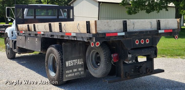 image for item IU9331 1998 Chevrolet C7500  flatbed truck