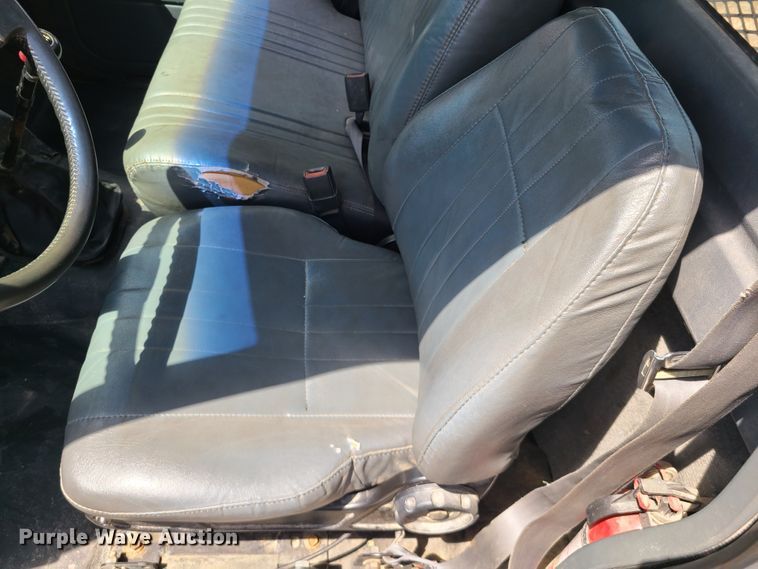 image for item IU9331 1998 Chevrolet C7500  flatbed truck