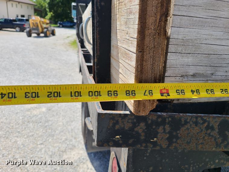 image for item IU9331 1998 Chevrolet C7500  flatbed truck