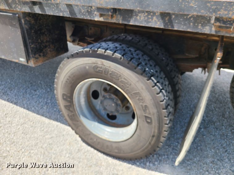 image for item IU9331 1998 Chevrolet C7500  flatbed truck