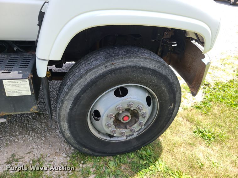 image for item IU9331 1998 Chevrolet C7500  flatbed truck