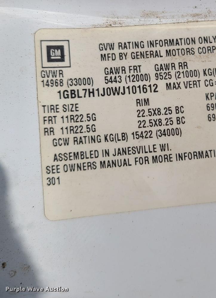 image for item IU9331 1998 Chevrolet C7500  flatbed truck