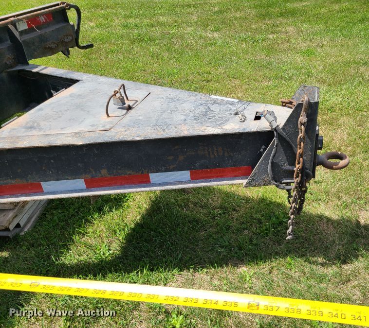 image for item IU9332 1999 Hillsboro Industries Inc. S627-TD-BT  equipment trailer