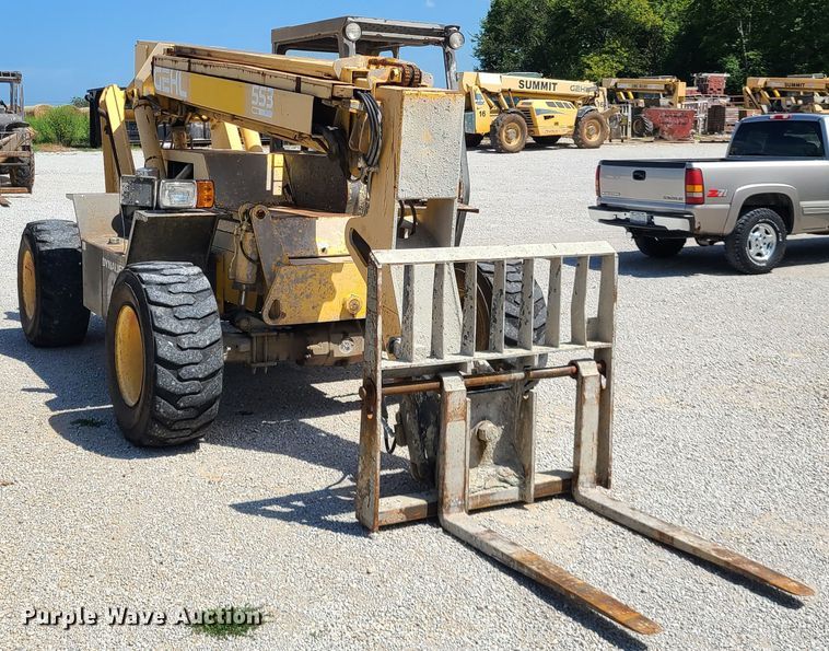 image for item IU9333 1996 Gehl Dynalift 553  telehandler