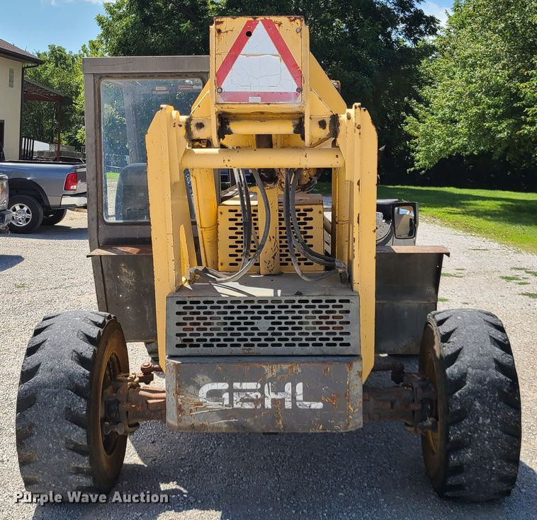 image for item IU9333 1996 Gehl Dynalift 553  telehandler
