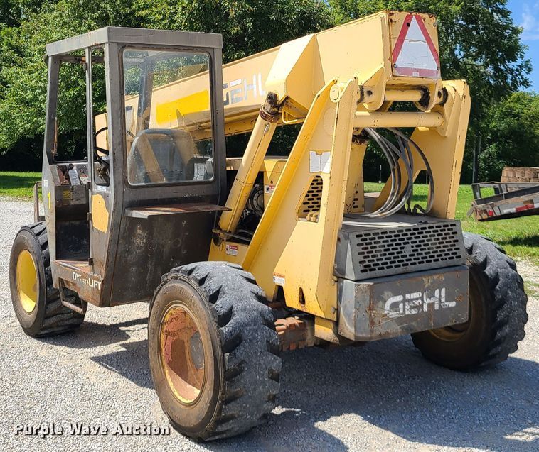 image for item IU9333 1996 Gehl Dynalift 553  telehandler