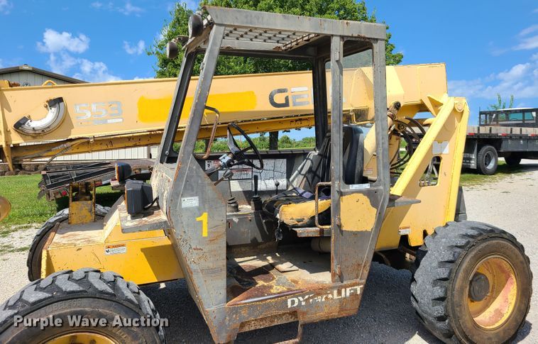 image for item IU9333 1996 Gehl Dynalift 553  telehandler