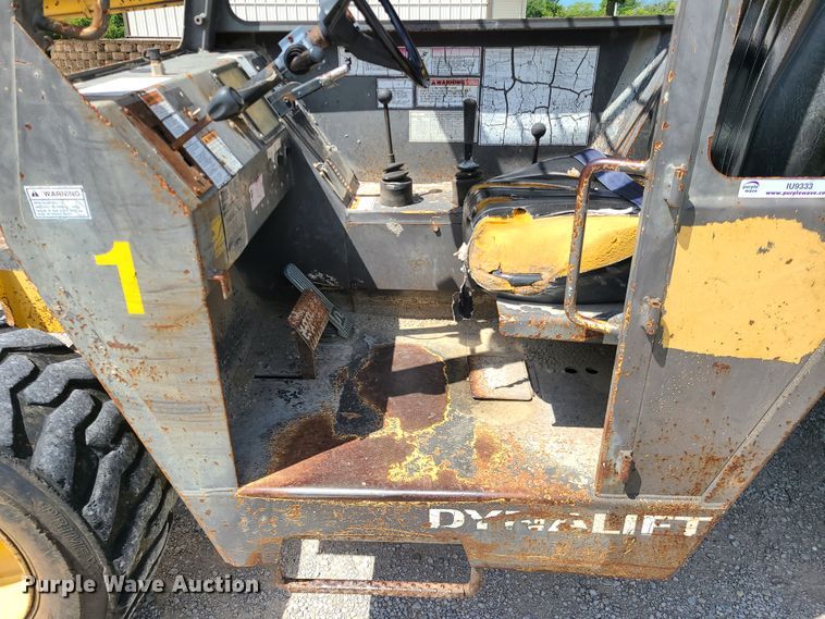 image for item IU9333 1996 Gehl Dynalift 553  telehandler