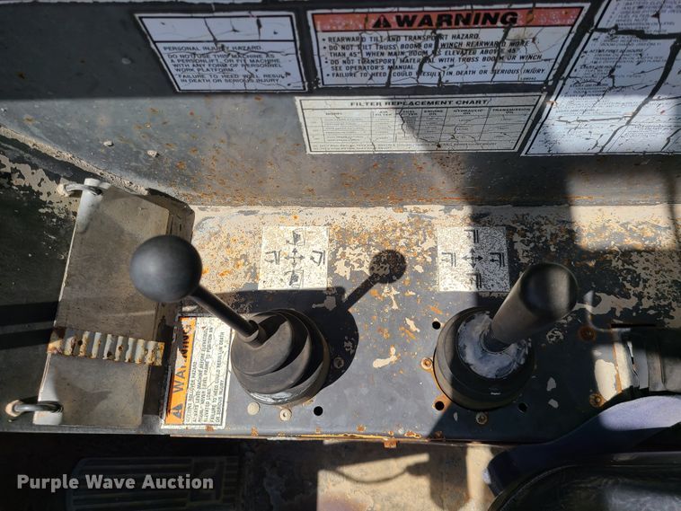 image for item IU9333 1996 Gehl Dynalift 553  telehandler