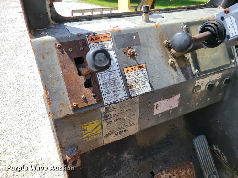 image for item IU9333 1996 Gehl Dynalift 553  telehandler