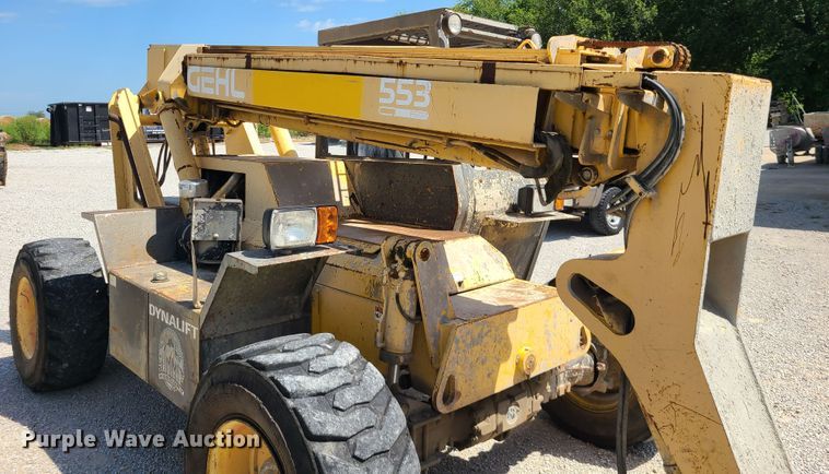 image for item IU9333 1996 Gehl Dynalift 553  telehandler