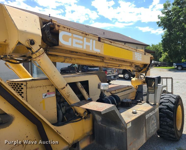image for item IU9333 1996 Gehl Dynalift 553  telehandler