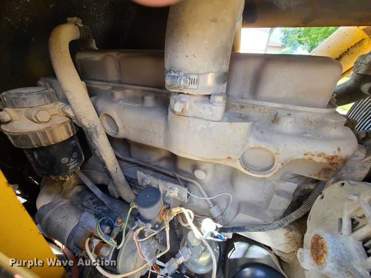 image for item IU9333 1996 Gehl Dynalift 553  telehandler