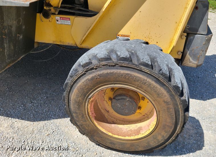 image for item IU9333 1996 Gehl Dynalift 553  telehandler