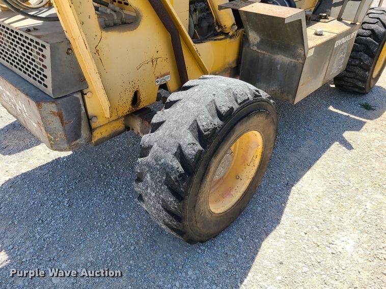 image for item IU9333 1996 Gehl Dynalift 553  telehandler
