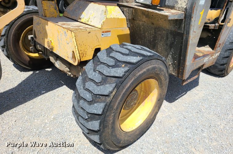 image for item IU9333 1996 Gehl Dynalift 553  telehandler