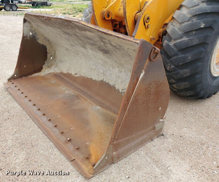 image for item IX9966 1994 Fiat-Hitachi FR160  wheel loader