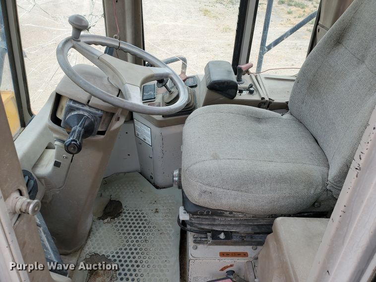 image for item IX9966 1994 Fiat-Hitachi FR160  wheel loader