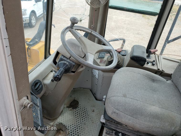 image for item IX9966 1994 Fiat-Hitachi FR160  wheel loader