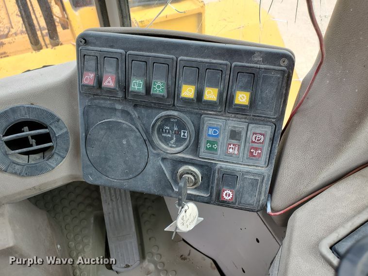 image for item IX9966 1994 Fiat-Hitachi FR160  wheel loader