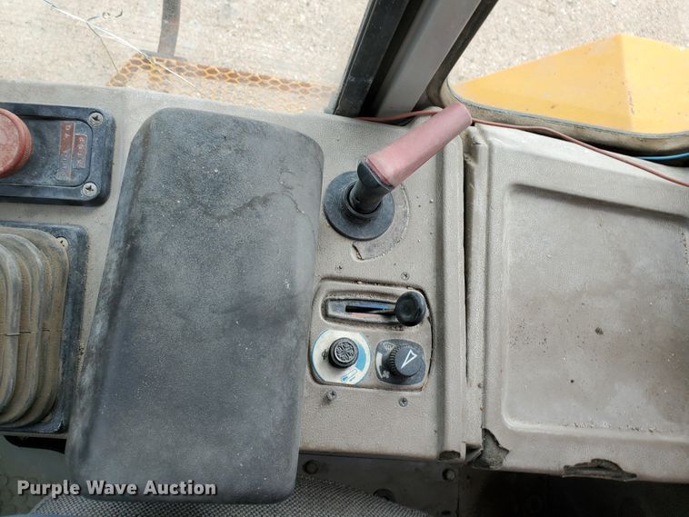 image for item IX9966 1994 Fiat-Hitachi FR160  wheel loader