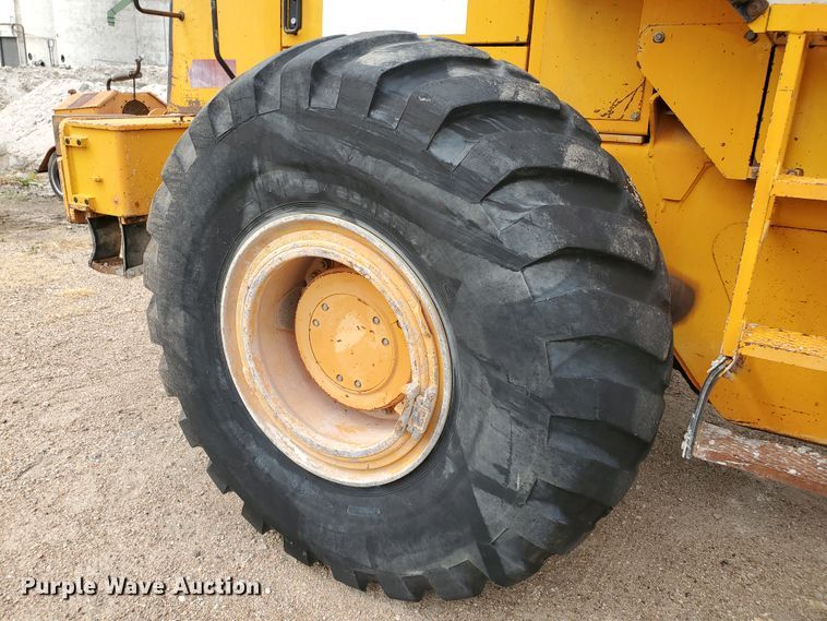 image for item IX9966 1994 Fiat-Hitachi FR160  wheel loader