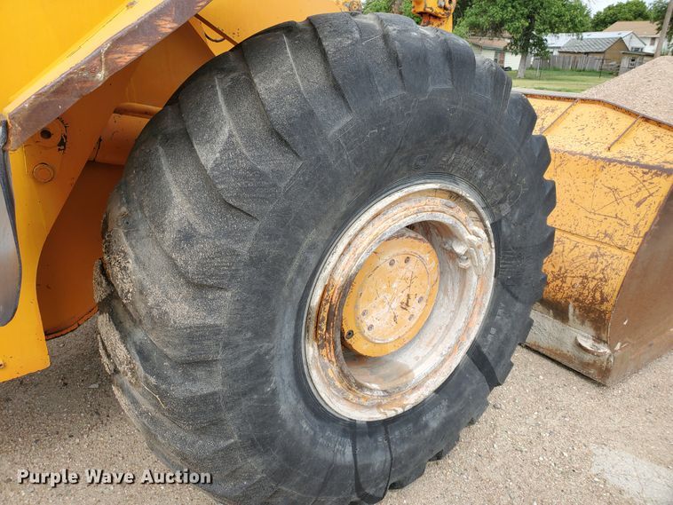 image for item IX9966 1994 Fiat-Hitachi FR160  wheel loader