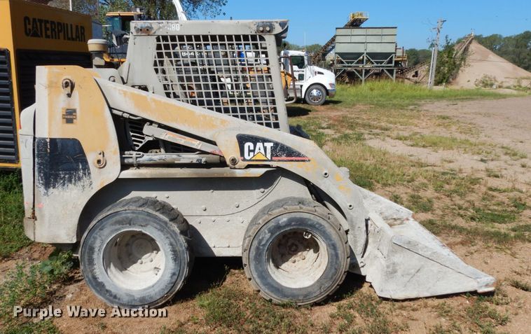 image for item JA9000 2000 Caterpillar 246  skid steer loader