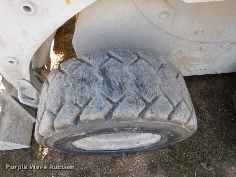 image for item JA9000 2000 Caterpillar 246  skid steer loader