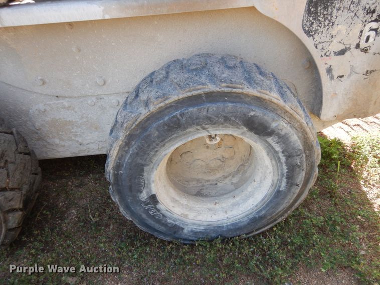 image for item JA9000 2000 Caterpillar 246  skid steer loader