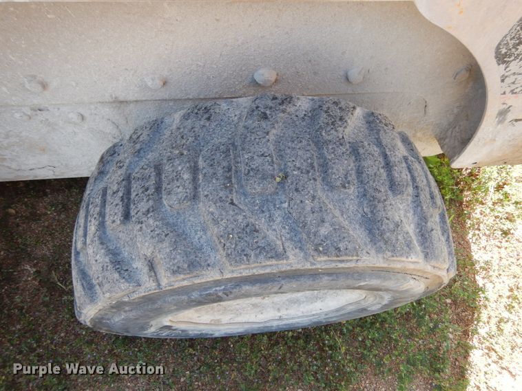 image for item JA9000 2000 Caterpillar 246  skid steer loader