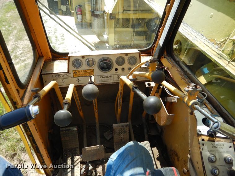 image for item JA9006 1974 Grove 8450G  crane